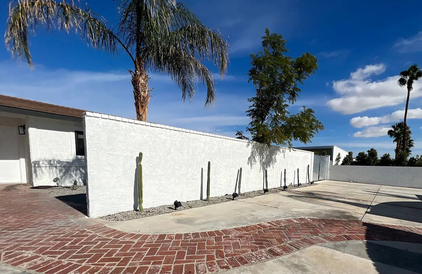 3 bed, 1403 sqft, $3,200 — Photo 3