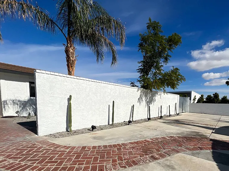 2306 E Finley Rd — Photo 3