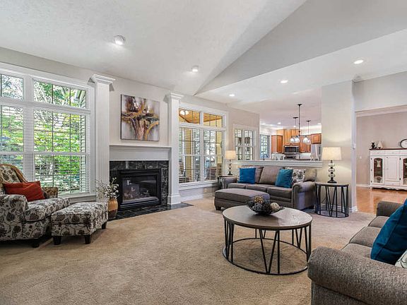 4th image of 2991 Foxboro Ln