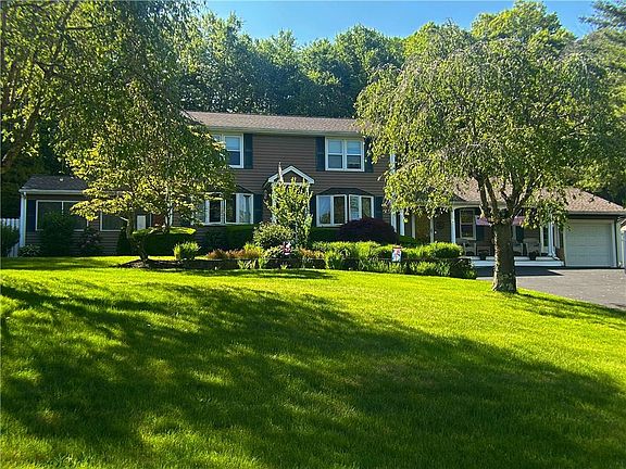 2nd image of 18 Elizabeth Ann Dr