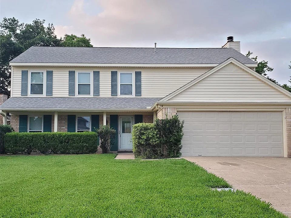 3323 Green Fields Dr