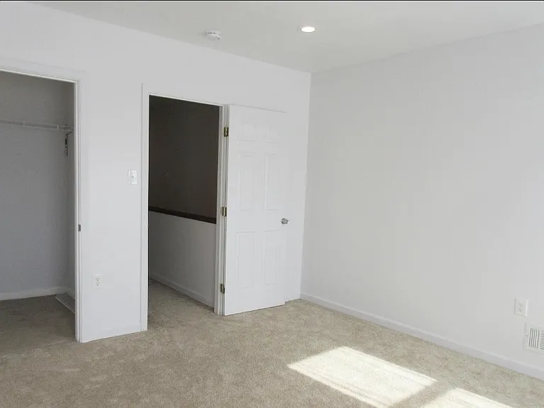 4628 Melrose St — Photo 15