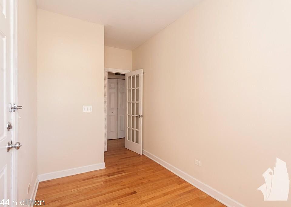 1st image of 3244 N Clifton Ave #912