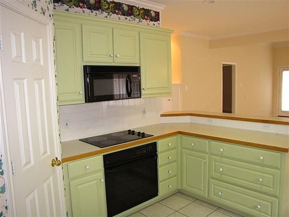 3rd image of 104 Wellington Dr