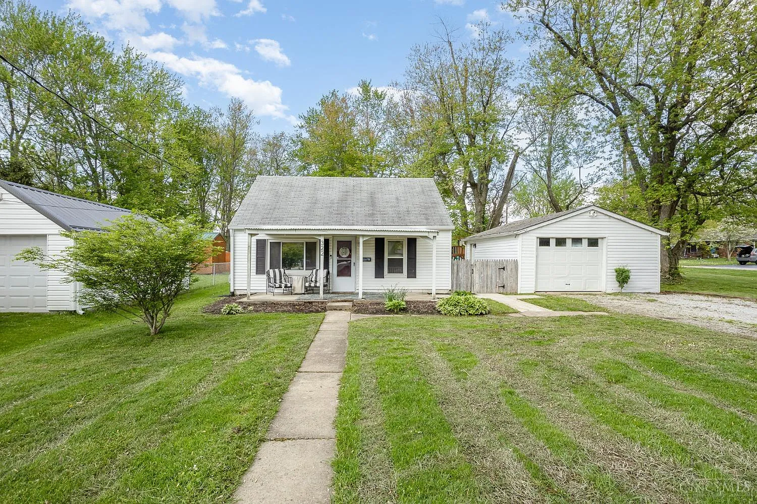 322 Willow St photo 1