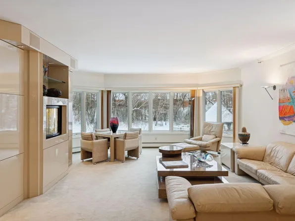 12700 Sherwood Pl APT 102, Minnetonka, MN 55305