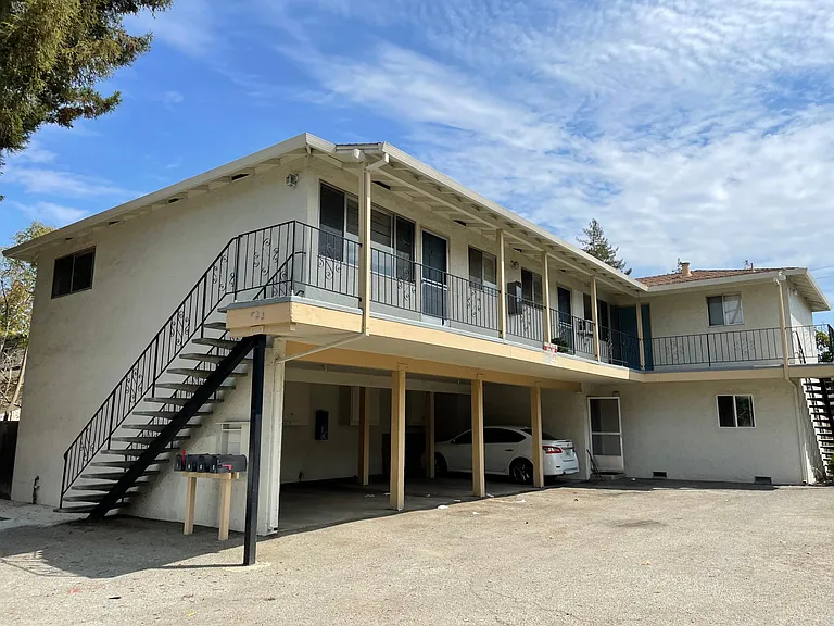422 S Bernardo Ave — Photo 2
