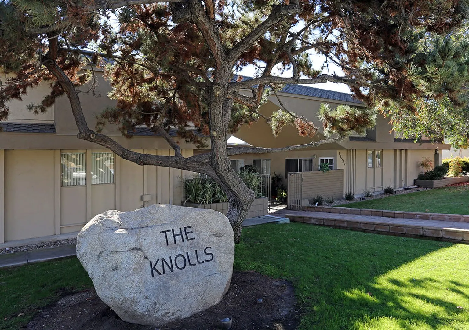 12529 Oak Knoll Rd — Photo 1
