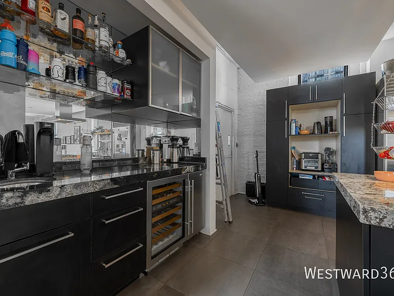 321 S Jefferson St #4 — Photo 4