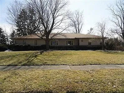 647 Concord Ave photo 1