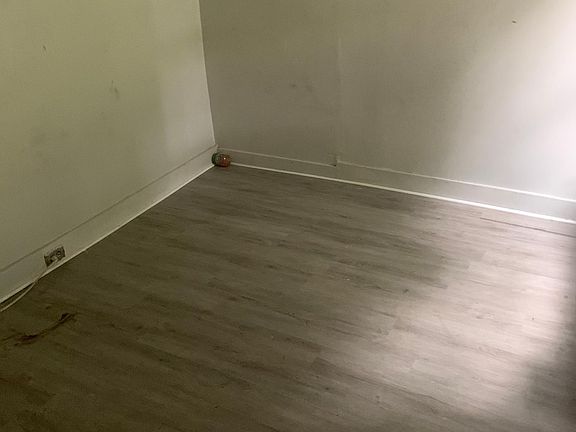 4th image of 23 Erie St #1