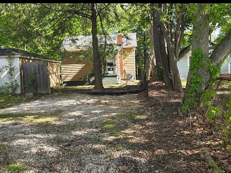 147 Brighton Dr — Photo 20