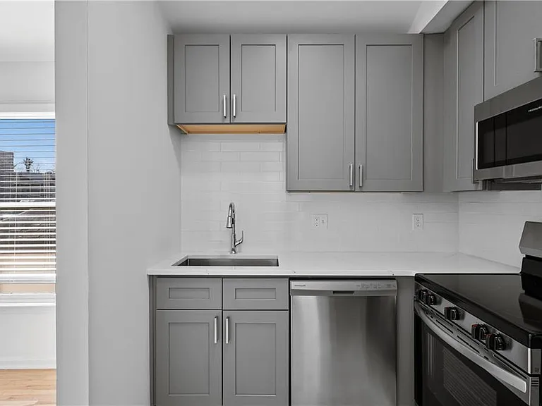 567 Winton Ter NE #E — Photo 8