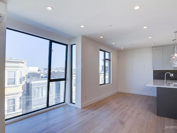 4th image of 44 Woodward St #C