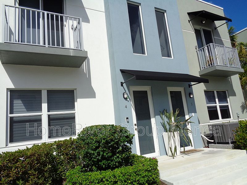 1st image of 405 NE 35th Ct #4