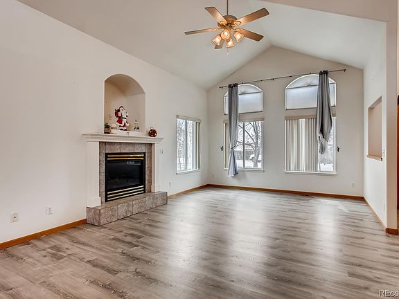 5th image of 284 Sierra Vista Dr
