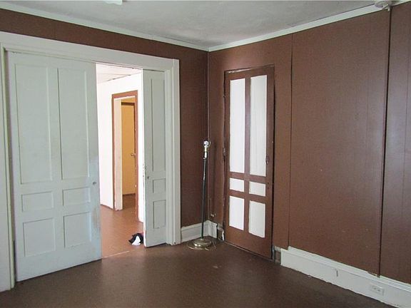 4th image of 17 Bush St