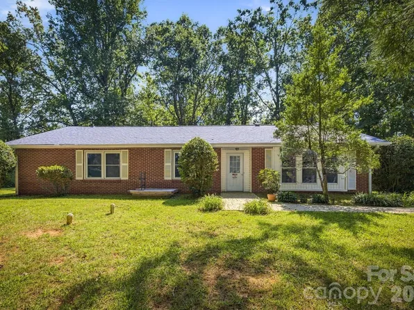 114 Fairview Rd, Marion, NC 28752