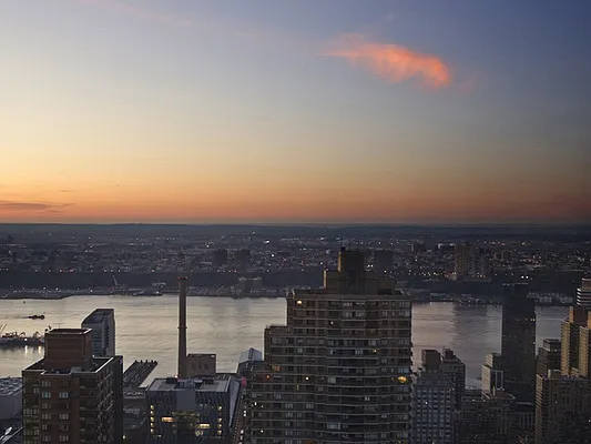 Rented by Sotheby's International Realty | media 23