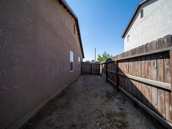 4th image of 4318 E Willow Ave