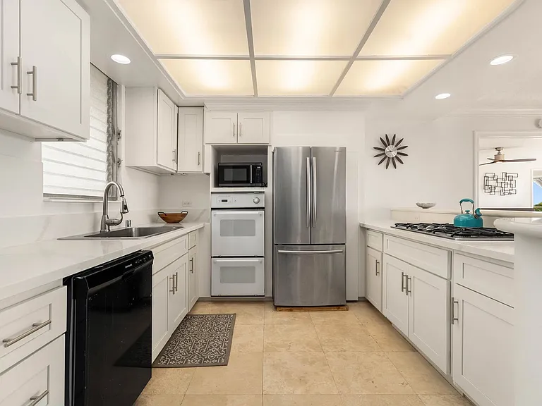 2895 Kalakaua Ave #708 — Photo 13