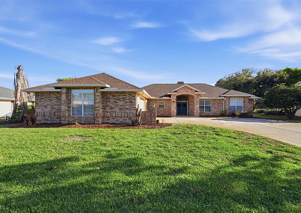 1st image of 390 GLEN ABBEY LANE