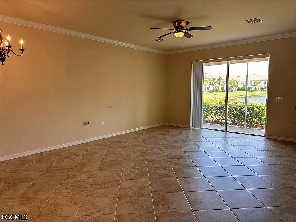 3 bed, 2.5 bath, 1942 sqft, $1,950 — Photo 4