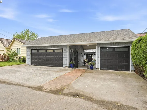 21014 NE Interlachen Ln, Fairview, OR 97024