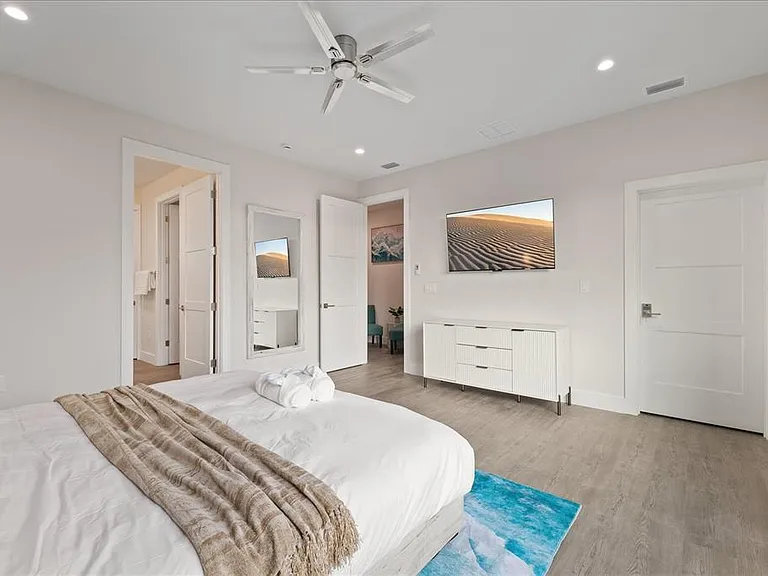 623 Petit Way — Photo 40