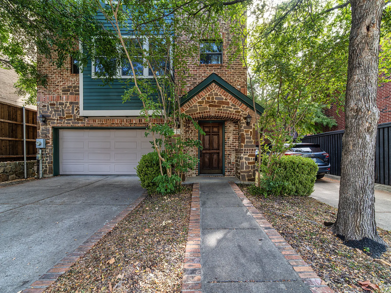 2 bed, 2.5 bath, 1373 sqft, $2,975 — Photo 1