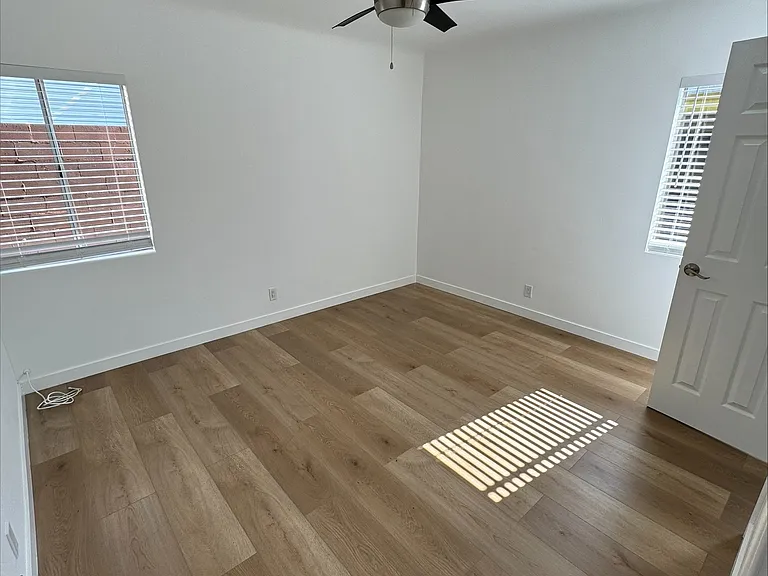 1646 N Harvard Blvd — Photo 9