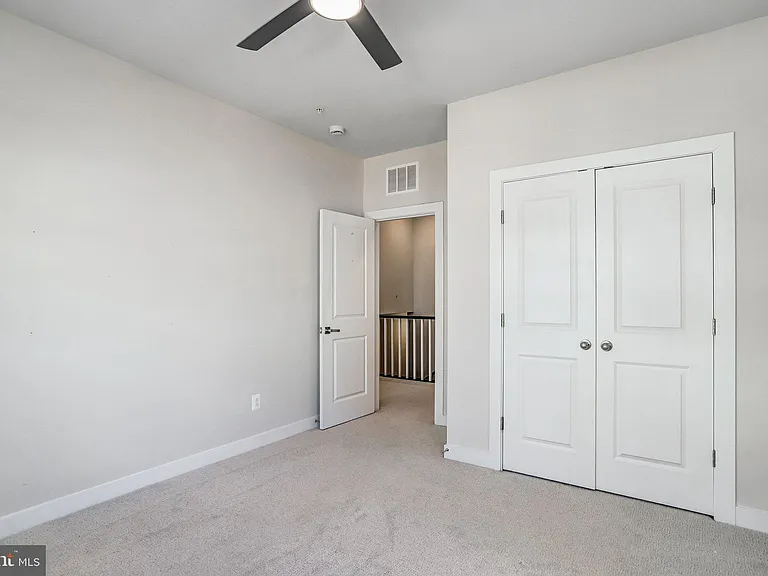 45181 Drowes Ter — Photo 28