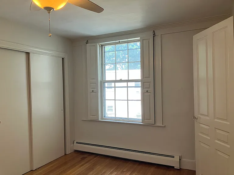 82 Washington Sq #4 — Photo 7