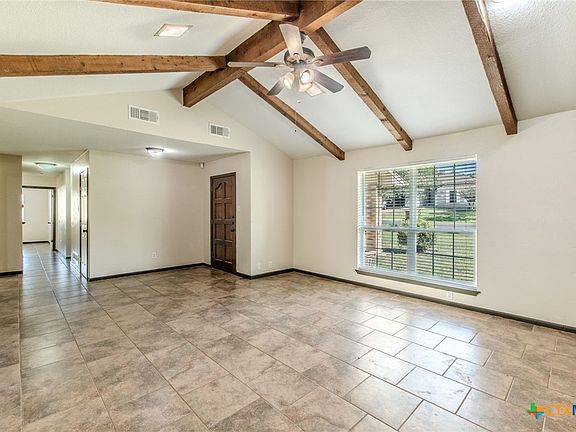 3rd image of 7273 Woodlake Cir