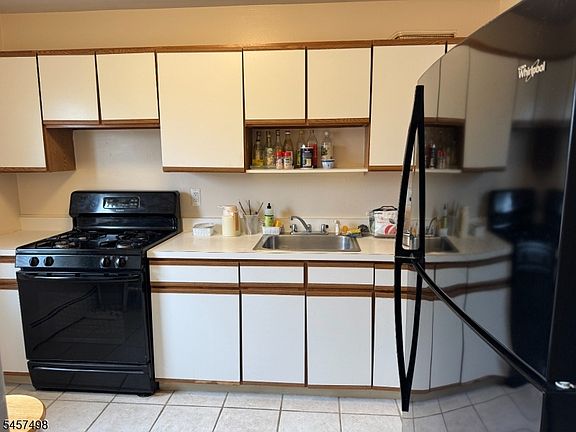 5th image of 1120 Valley Rd #1B