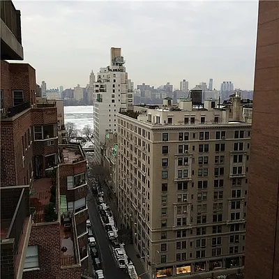 Sold by William Raveis Real Estate | media 10