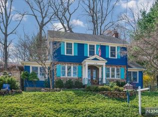 16 Midland Dr, Morristown, NJ 07960