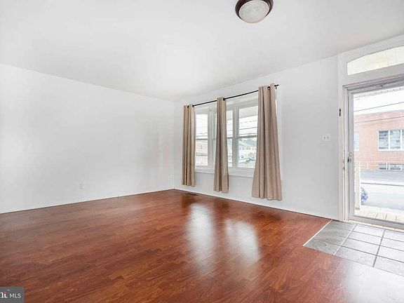 5th image of 207 Woodlawn Ave