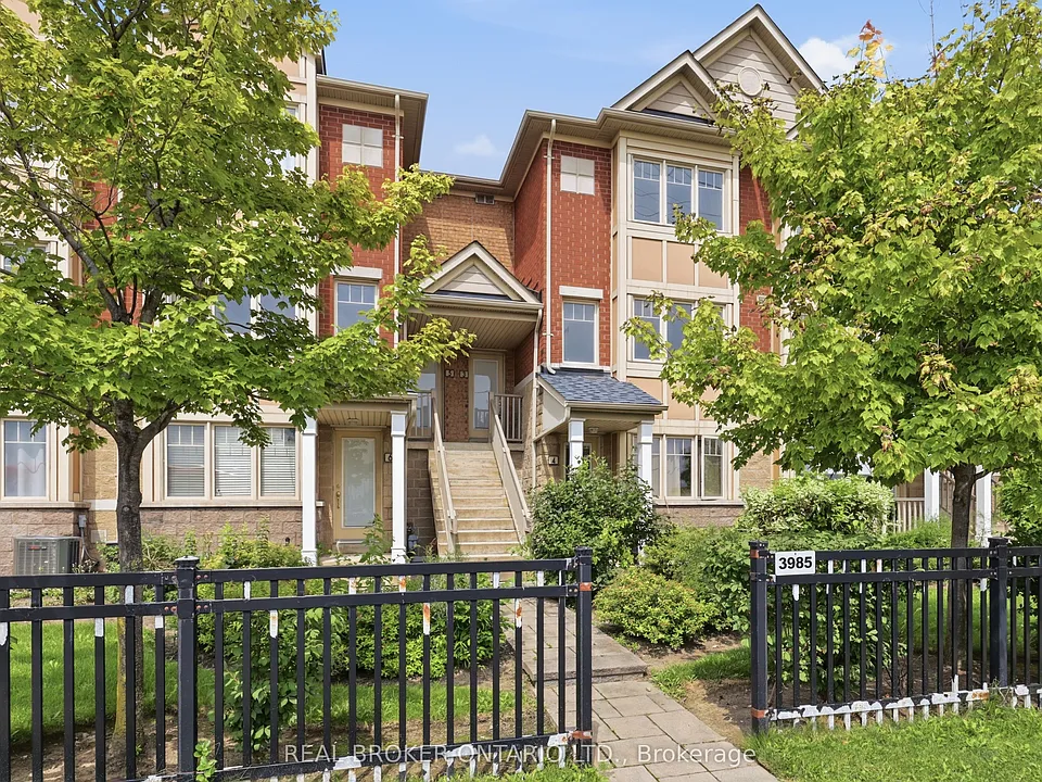 3985 Eglinton Ave W