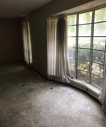 3rd image of 511 Roundtop Blvd