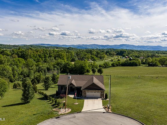4th image of 198 Manor Ln