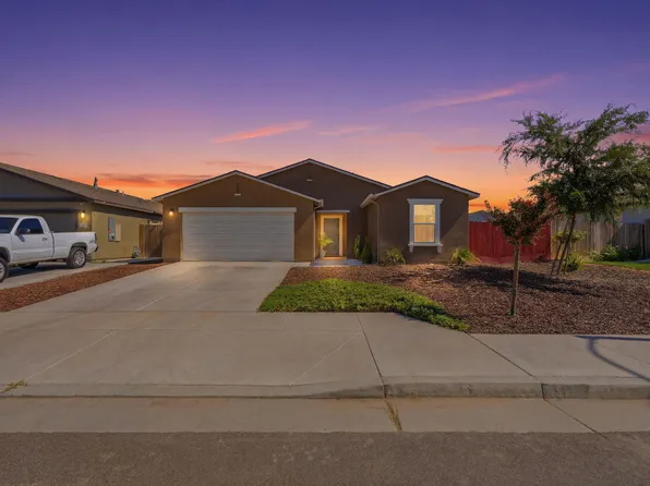 562 W Greenwood Avenue, Woodlake, CA 93286