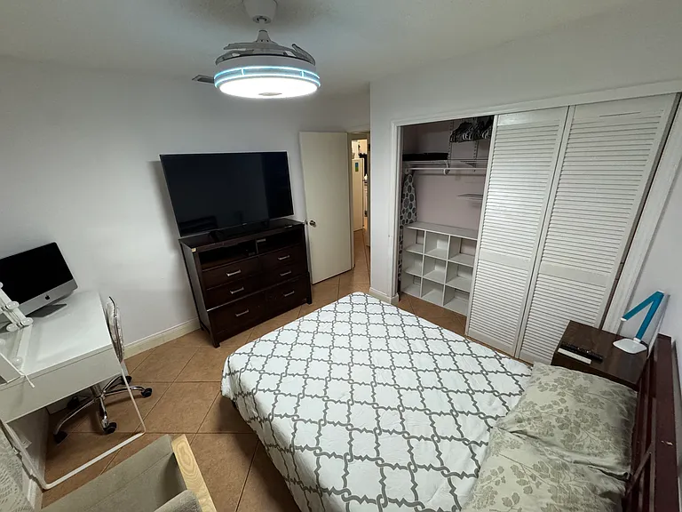 5420 W 27th Ct — Photo 9