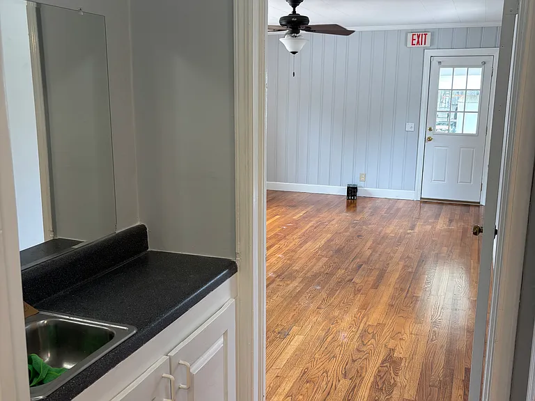 202 Carolina Ave — Photo 13
