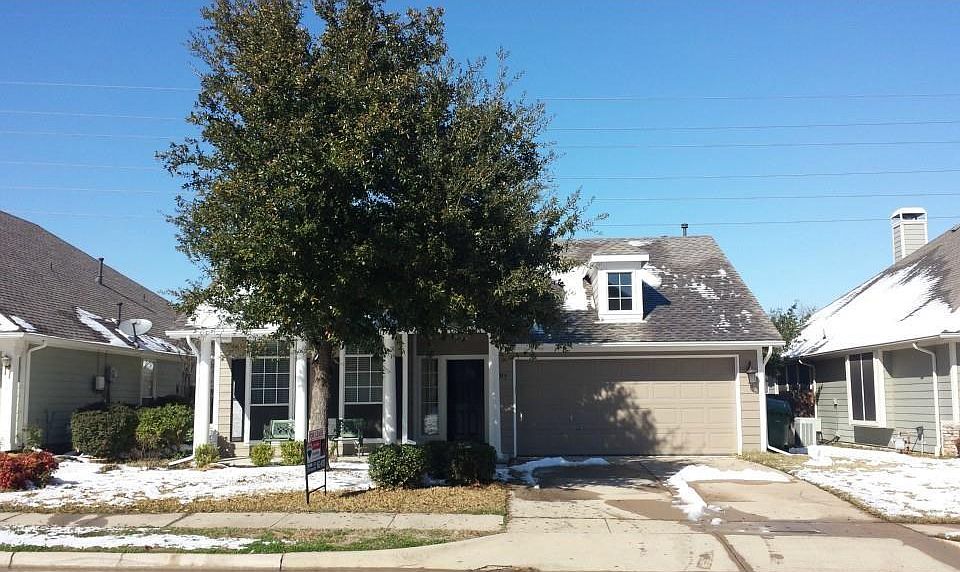 1st image of 307 Silver Oak Dr