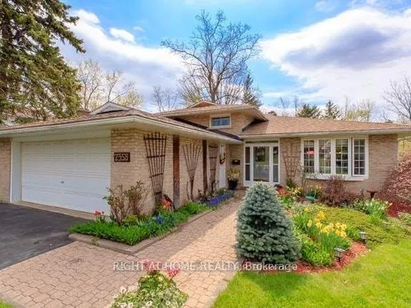 2358 Thorn Lodge Dr, Mississauga, ON L5K 1K5