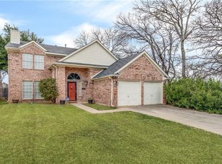 2500 Chesapeake Ct, Euless, TX 76040