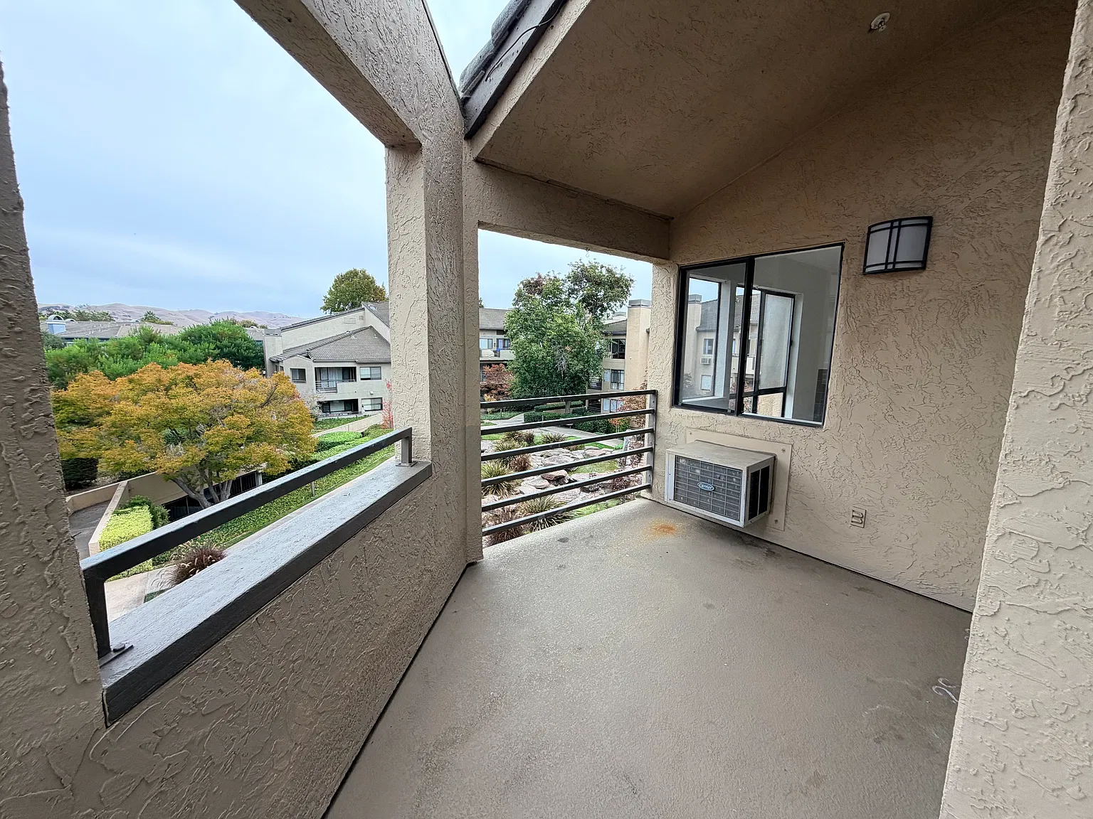 2 bed, 1053 sqft, $3,380 — Photo 4