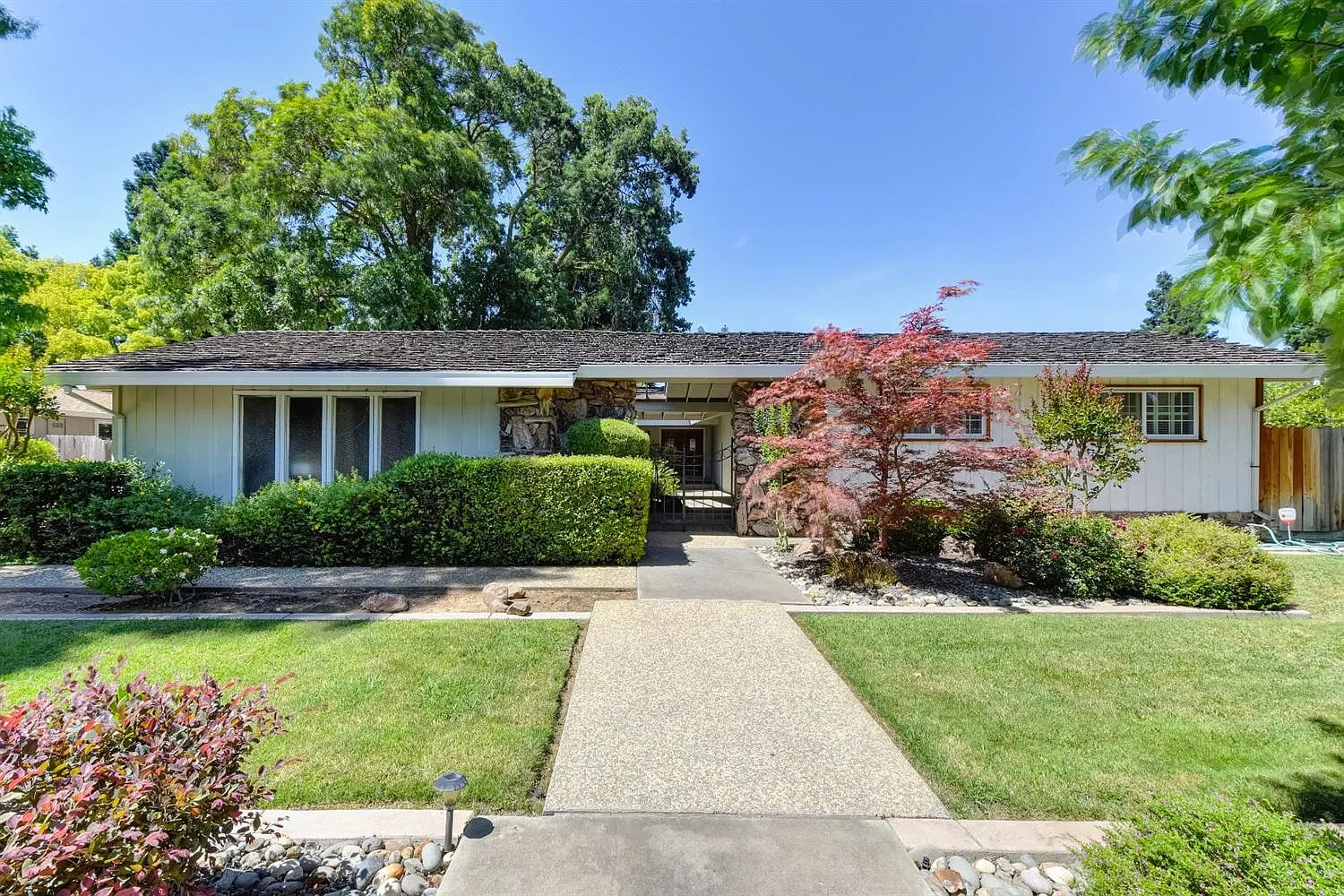 5125 Worcester Way photo 1