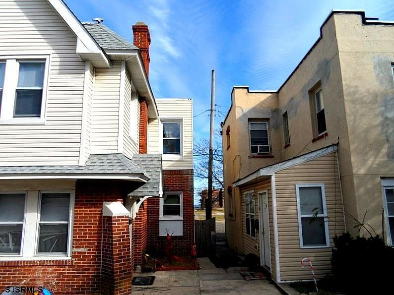 2nd image of 11 Belle Haven Ct